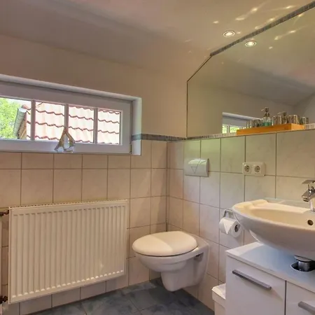 Am Ufer, 4 *